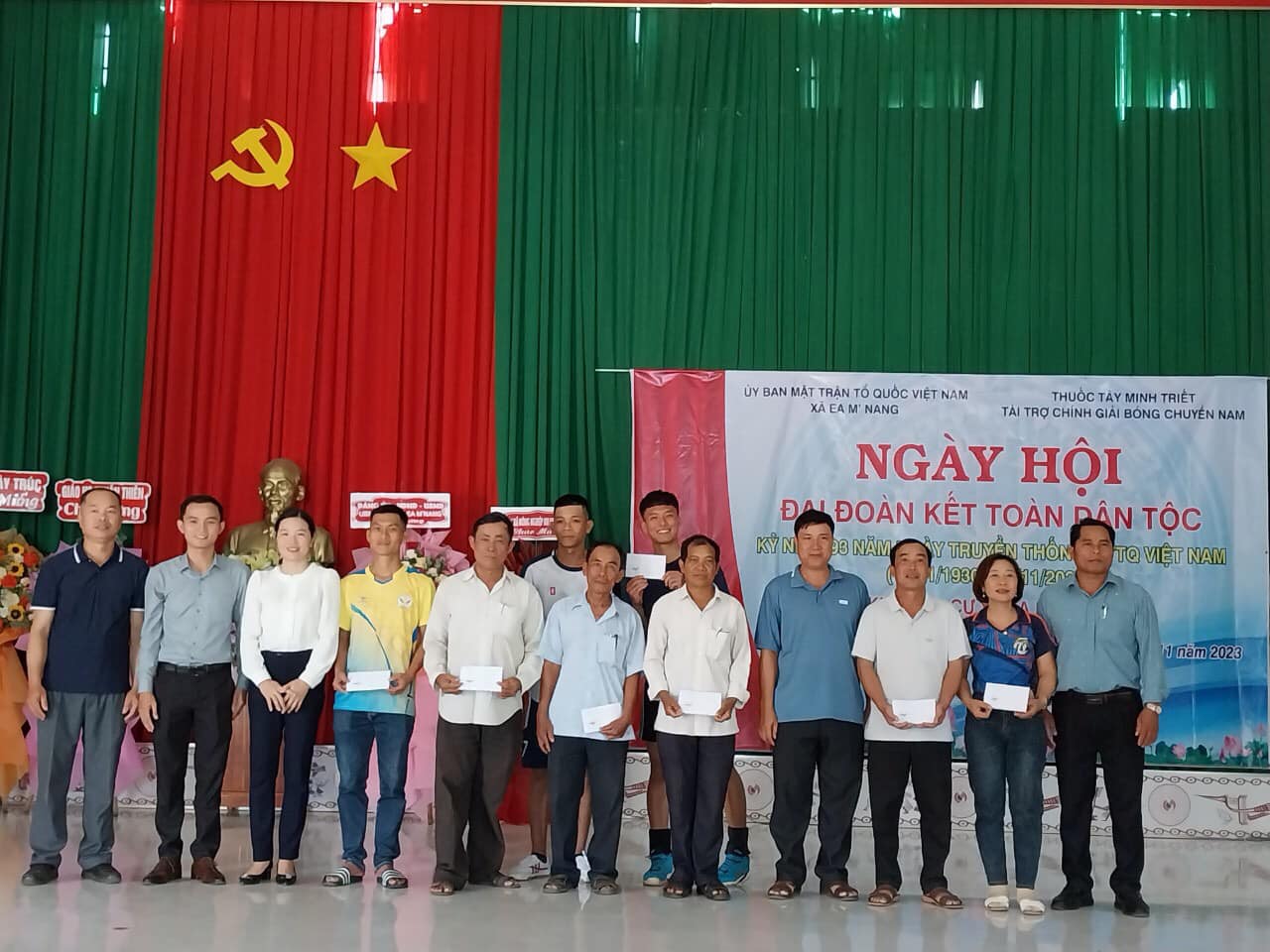 trao giải
